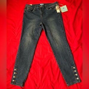 NWT—CeCe Women's Dark Blue Skinny Jeans with Button Accents